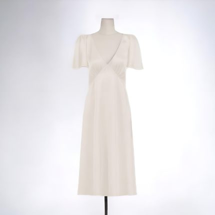 لباس خواب ساتن سفید آستین انجل یقه هفت سایز 32 تا 62 رویداسما