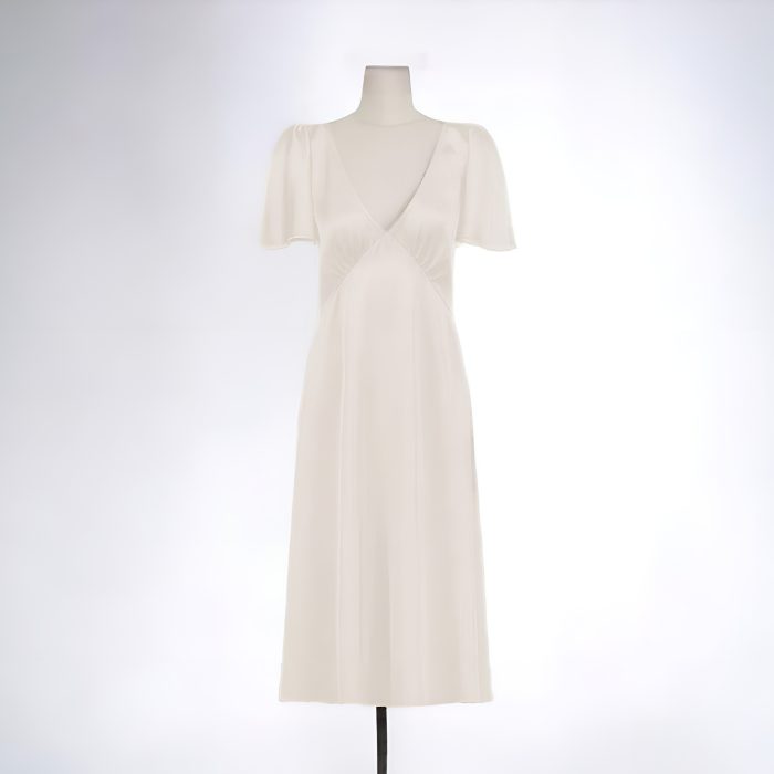 لباس خواب ساتن سفید آستین انجل یقه هفت سایز 32 تا 62 رویداسما