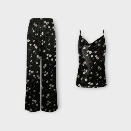 ست تاپ یقه شل و شلوار بگ گلدار کرپ گل آناگالیس با زمینه مشکی نخ سایز 32 تا 62 رویداسما roydasma