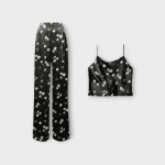 ست کراپ تاپ و شلوار بگ گلدار کرپ گل آناگالیس با زمینه مشکی نخ سایز 32 تا 62 رویداسما roydasma