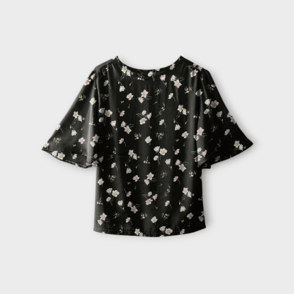 شومیز آستین انجل گلدار گل آناگالیس با زمینه مشکی کرپ نخ سایز 32 تا 62 رویداسما roydasma