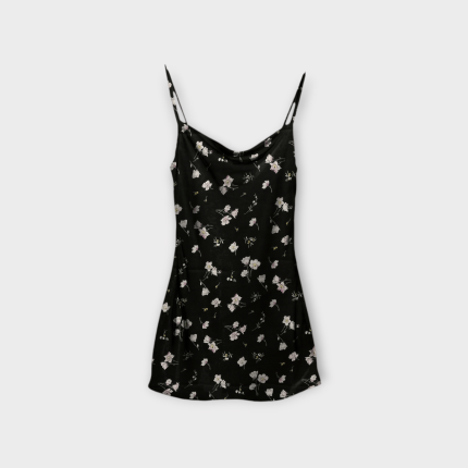 پیراهن کوتاه یقه شل گلدار گل آناگالیس با زمینه مشکی اسلپ کرپ نخ سایز 32 تا 62 رویداسما roydasma