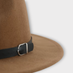 کلاه فدورا (شاپو) با بند چرم نسکافه ای (رنگبندی موجود)