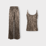 ست تاپ یقه گرد و شلوار بگ زبرا کرپ نخ سایز 32 تا 62 سایز بزرگ موجود رویداسما roydasma