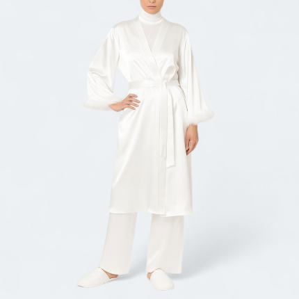 ربدوشامبر ساتن سفید پردار قد 100cm سایز 32 تا 62 (رنگبندی موجود) رویداسما roydasma سایز بزرگ موجود ست ربدوشامبر و شلوار ساتن سفید پردار قد 100cm