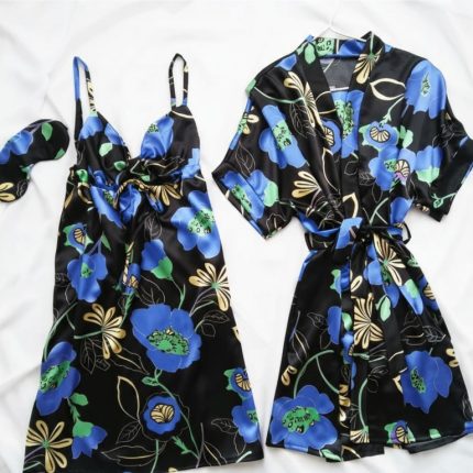 ست پیراهن کاپدار و ربدوشامبر ساتن گل شقایق سایز 32 تا 62