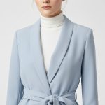 کت مانتویی مجلسی آستردار یقه آرشال کمربنددار آبی روشن کرپ سایز 32 تا 62 (رنگبندی موجود) رویداسما roydasma سایز بزرگ موجود