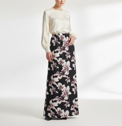 دامن بلند ای لاین کمرکش گل لیلیوم با زمینه مشکی کرپ نخ پفکی قد 100cm سایز 32 تا 62 رویداسما roydasma سایز بزرگ موجود