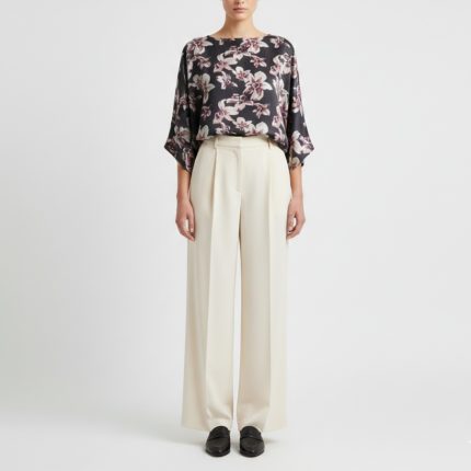 شومیز آستین کیمونو گل لیلیوم با زمینه مشکی کرپ نخ سایز 32 تا 62 رویداسما roydasma سایز بزرگ موجود