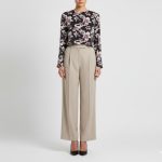 شومیز کراپ گلدار گل لیلیوم با زمینه مشکی آستین بلند کرپ نخ پفکی سایز 32 تا 62 رویداسما roydasma سایز بزرگ موجود