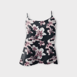 تاپ بندی گلدار گل لیلیوم با زمینه مشکی کرپ نخ پفکی سایز 32 تا 62 رویداسما roydasma سایز بزرگ موجود